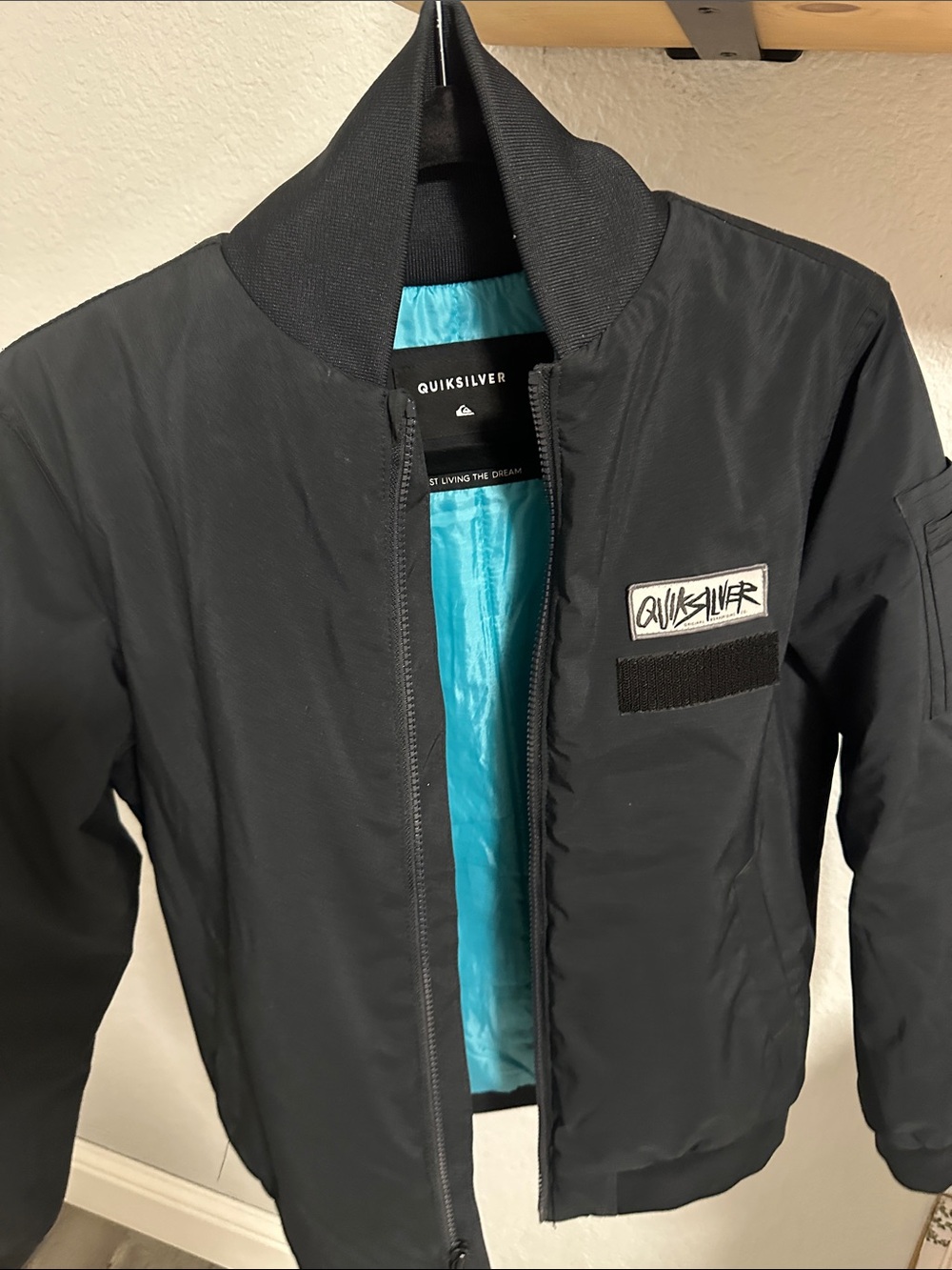 Quiksilver Black Boys Jacket with Teal Inner Lining M(12)